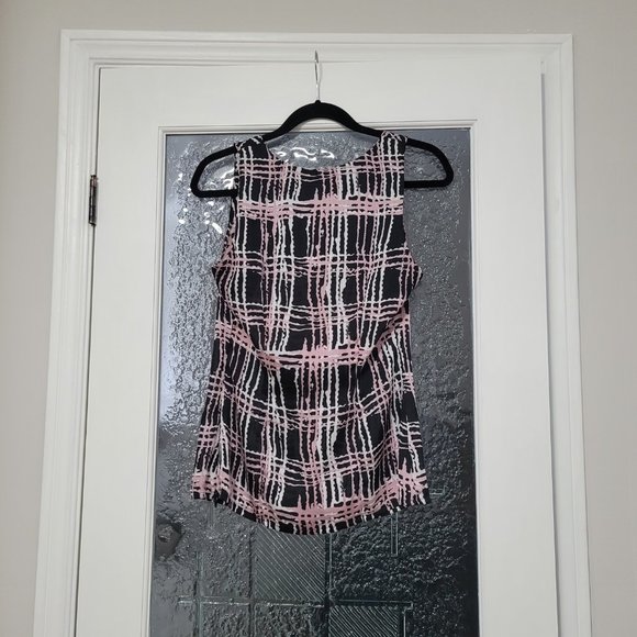 Ruffled Print Blouse - Picture 2 of 4